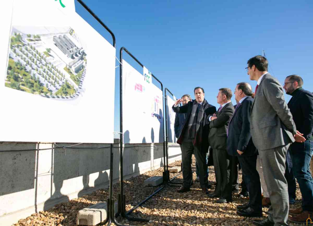 Caballero ha comprobado en su visita a Puertollano la gran transformación que se está produciendo en la ciudad industrial