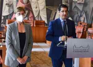 El VII Premio por la Igualdad de la Diputación de Ciudad Real para la paratriatleta Marta Francés y la profesora de música invidente Cristina Ruiz
