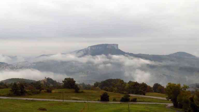 La gestión de Emiliano García-Page lleva a una mejora significativa en la sanidad de Castilla-La Mancha con aumento de recursos humanos, infraestructuras y tecnología.