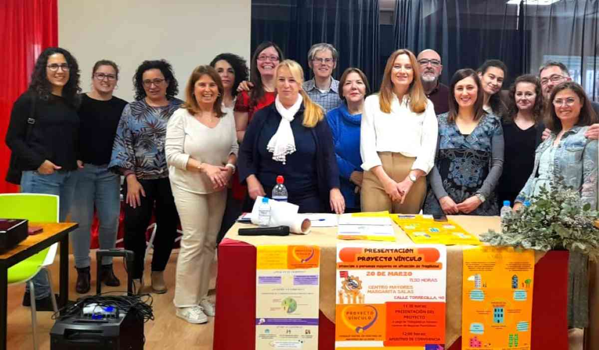 Presentado en Puertollano el programa piloto “Vínculo” de atención y acompañamiento a personas mayores