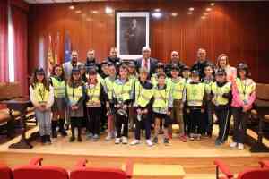 40 escolares de 4º y 5º de primaria “Policías por un día” dentro de las IX Jornadas de Educación Vial en Manzanares