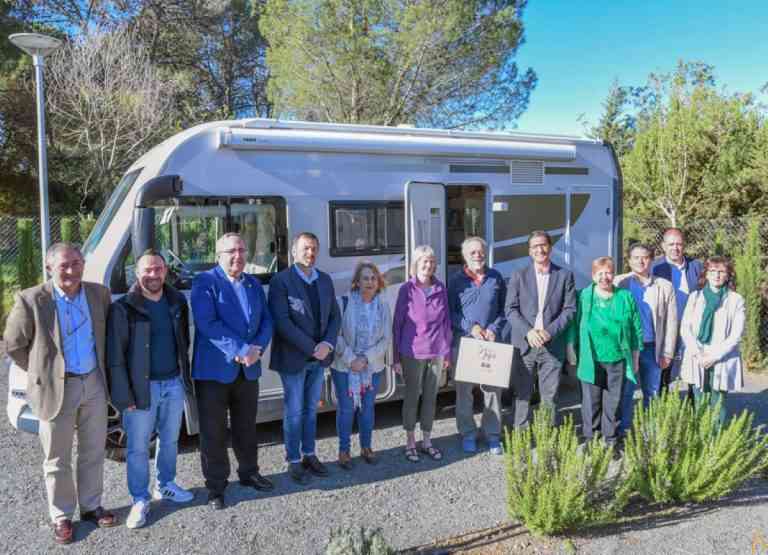 La red de autocaravanas registro el usuario número 10.000: una pareja de británicos que visita España por segunda ocasión