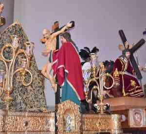 Una ruta de la Junta General de Cofradías ha mostrado el patrimonio artístico, histórico e imaginero de la Semana Santa en Puertollano
