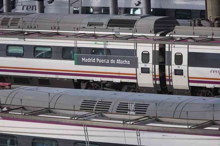 Los horarios de los trenes Avant que conectan Madrid con Ciudad Real, Puertollano y Toledo sufrirán cambios debido a trabajos de Adif