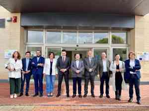 Muñiz (PSOE) recibe elogios del Ministro de Industria por su participación en proyectos de hidrógeno verde en Puertollano.