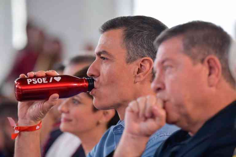 Page lleva a su gemelo para igualar la altura en su tibio encuentro con Sánchez