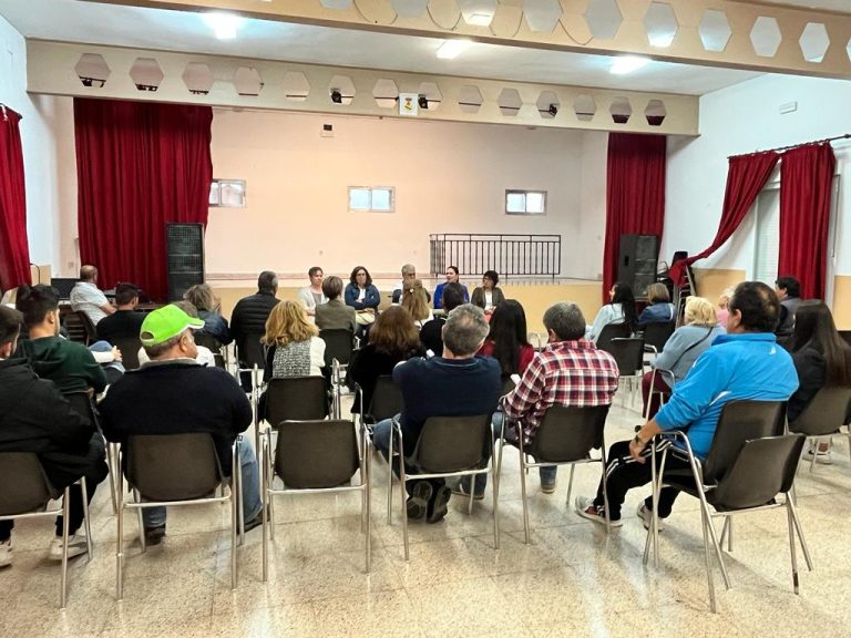 Mayte Fernández pide a los vecinos de Retuerta del Bullaque y Pueblonuevo que renueven su confianza en Miguel Angel Villa