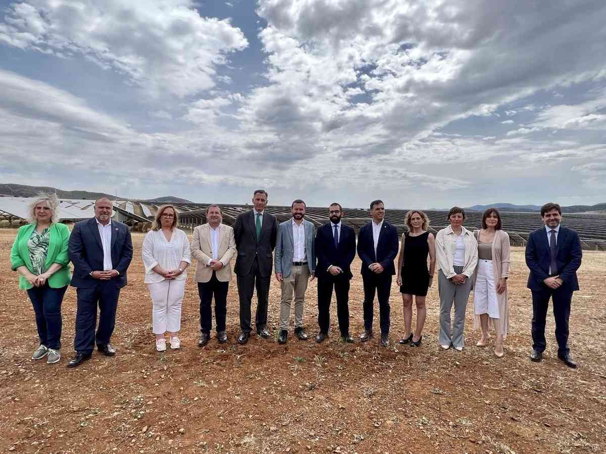 Renovalia muestra el poderío de su planta de energía solar en Puertollano y planea otra similar en Guadalajara