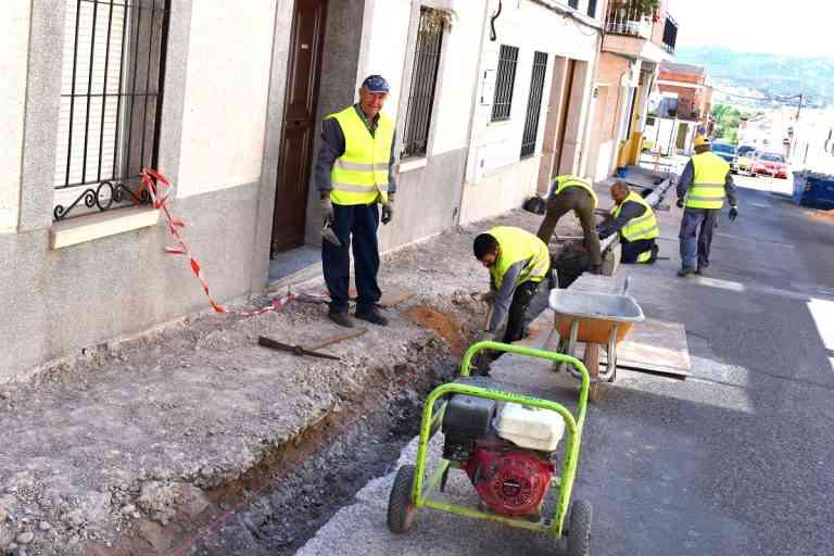 En la barriada Constitución de Puertollano ha iniciado la 2ª fase de la renovación y ampliación de acerados de la calle Asilo