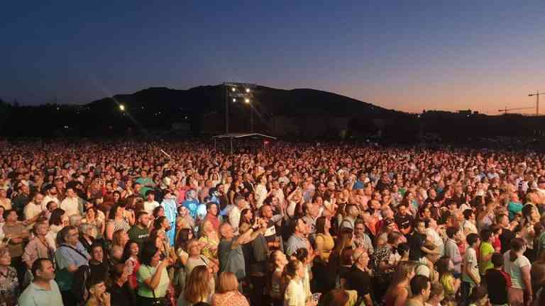 La Orquesta Panorama ha regalado una noche inolvidable a las 10.000 personas que asistieron al ferial de Puertollano anoche