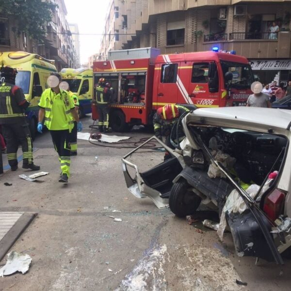Cuatro personas resultan heridas luego de choque entre dos vehículos en Puertollano, Ciudad Real.