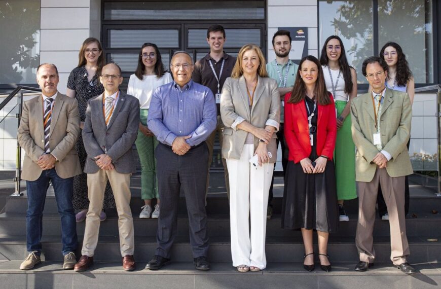 Seis titulados de los másteres de ingeniería de la UCLM se unen al complejo de Repsol en Puertollano.