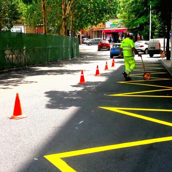 Nuevo asfaltado y nueva señalización vial en el Paseo de San Gregorio en Puertollano con una inversión de 96.776 €