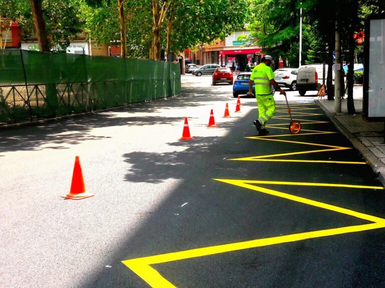 Nuevo asfaltado y nueva señalización vial en el Paseo de San Gregorio en Puertollano con una inversión de 96.776 €