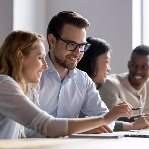 Aumenta a 26 el número de centros de FP con proyectos bilingües que contarán con auxiliares de conversación, 13 más que el año pasado.