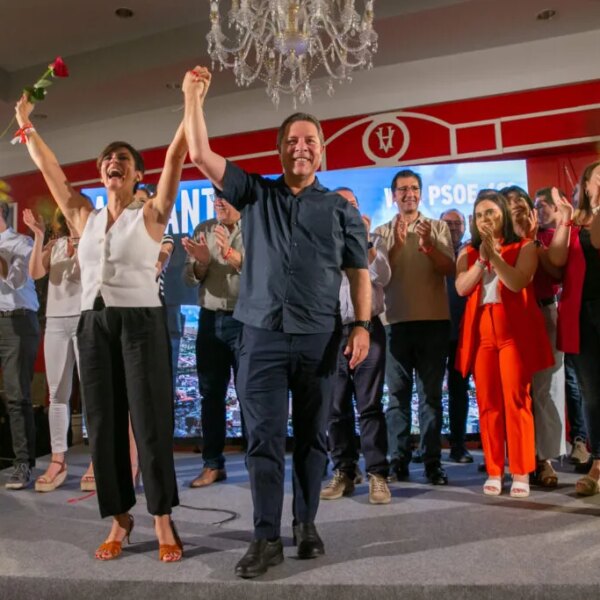 «El domingo es crucial votar al PSOE para avanzar, de lo contrario, será un retroceso», afirma García-Page, líder del PSOE de Castilla-La Mancha.