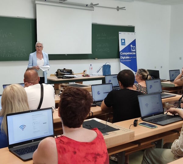Inició un curso de competencias digitales para 17 personas usuarias de los servicios sociales del Ayuntamiento de Puertollano