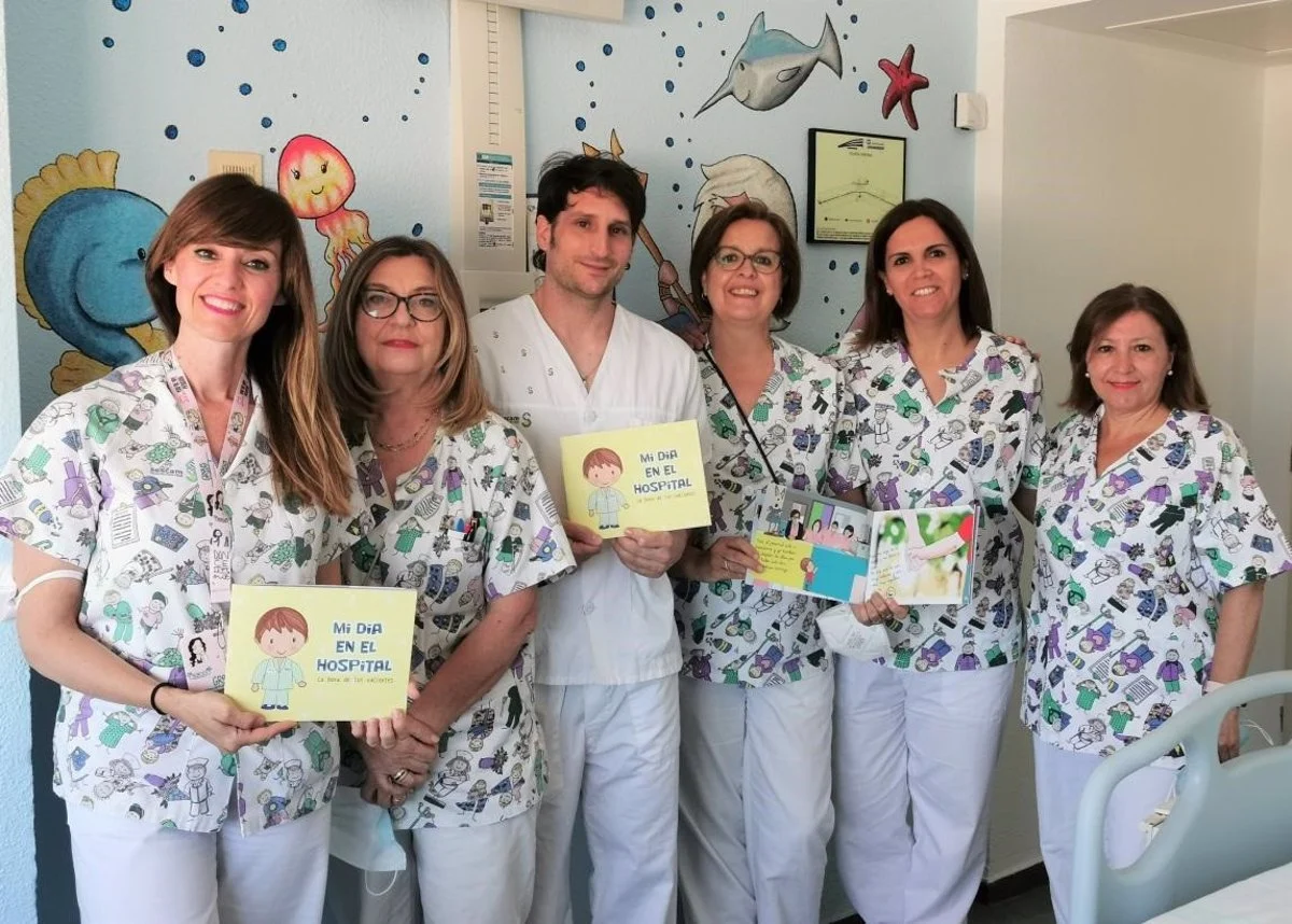El hospital de Puertollano lanza un libro para tranquilizar a los niños antes de una cirugía