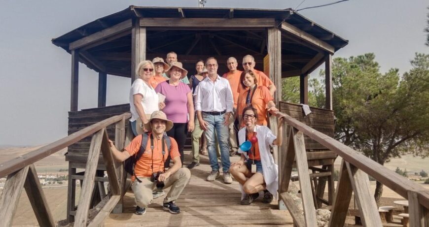 Poblete muestra a las evaluadoras de la UNESCO el desarrollo ‘bottom-up’ de su identidad volcánica en el proyecto de Geoparque