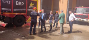 El alcalde de Puertollano visitó el parque de bomberos para conocer las instalaciones y los medios profesionales y humanos