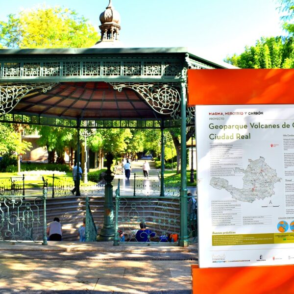 Nuevo punto informativo del geositio de la Fuente Agria y Casa de Baños del proyecto “Volcanes del Campo de Calatrava”