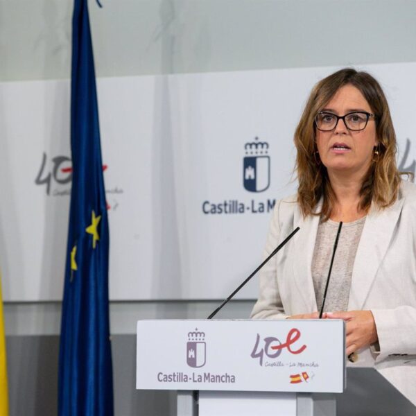 Informe revela incremento del 51% en contratos públicos regionales en 2022, con ahorro de 124 millones de euros.