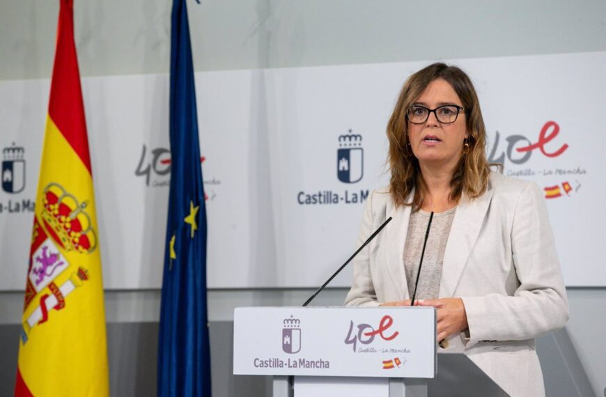 Informe revela incremento del 51% en contratos públicos regionales en 2022, con ahorro de 124 millones de euros.