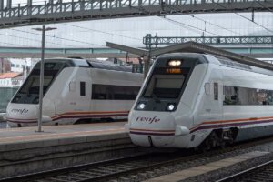 Renfe emite 80.000 abonos gratuitos y bonificados al 50% para viajar en Castilla-La Mancha en 2023