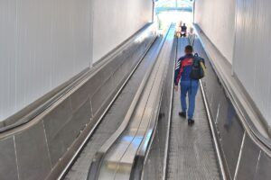 El equipo de gobierno busca solución a la rampa mecánica de accesibilidad a la barriada El Carmen