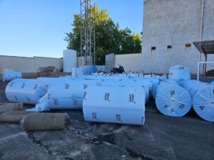 Retoman  los trabajos de renovación del césped artificial y sub-base de los campos anexos al estadio Sánchez Menor de Puertollano