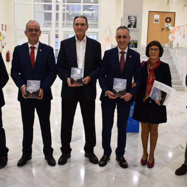 «16 relatos redimidos»: La forja de la vocación narradora de Eduardo Egido