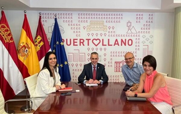 Celebración del décimo aniversario de CT Engineering Group en Puertollano con la presencia del alcalde