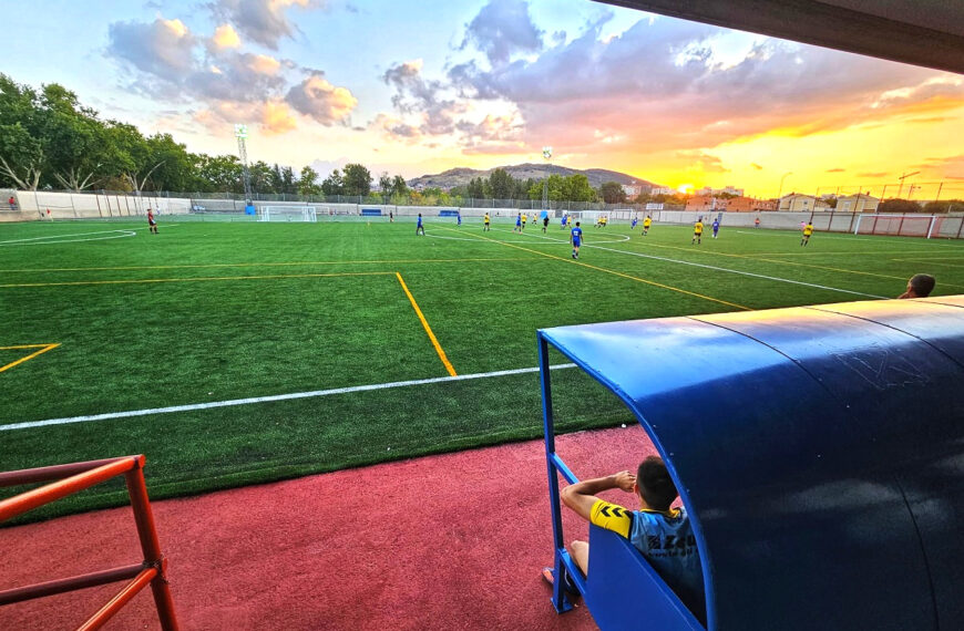 El Anexo del Sánchez Menor estrena césped artificial renovado para competiciones y entrenamientos.
