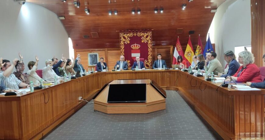 El PSOE de Puertollano expone el derroche de dinero público en una reunión de concejales que no era necesaria