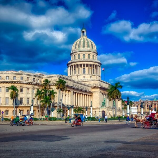 El Gobierno de Castilla-La Mancha destina 7,1 millones de euros para ampliar la atención a dependencia y autonomía personal, beneficiando a 400 usuarios adicionales.