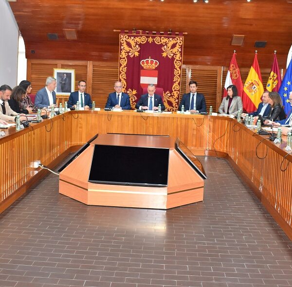 Debate del Pleno de noviembre se centra en la adjudicación de parcelas empresariales y la revisión de la tarifa del agua