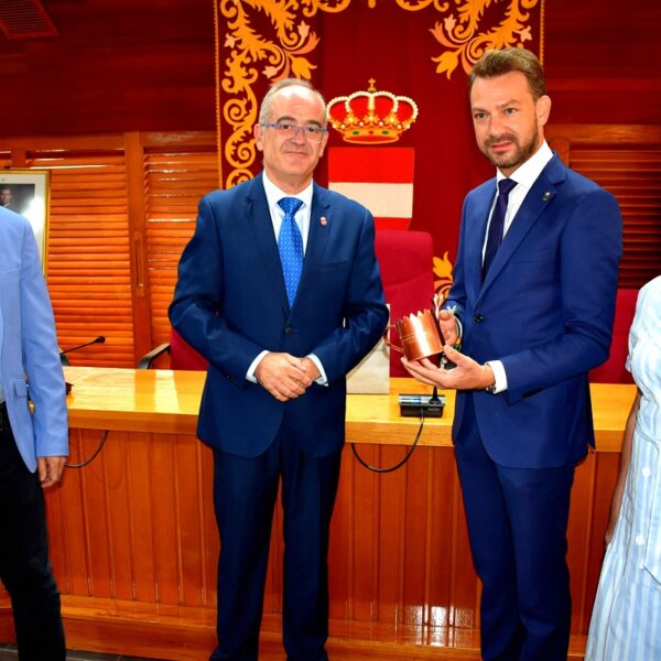 Estrechando lazos institucionales entre Puertollano y Jaraíz de la Vera