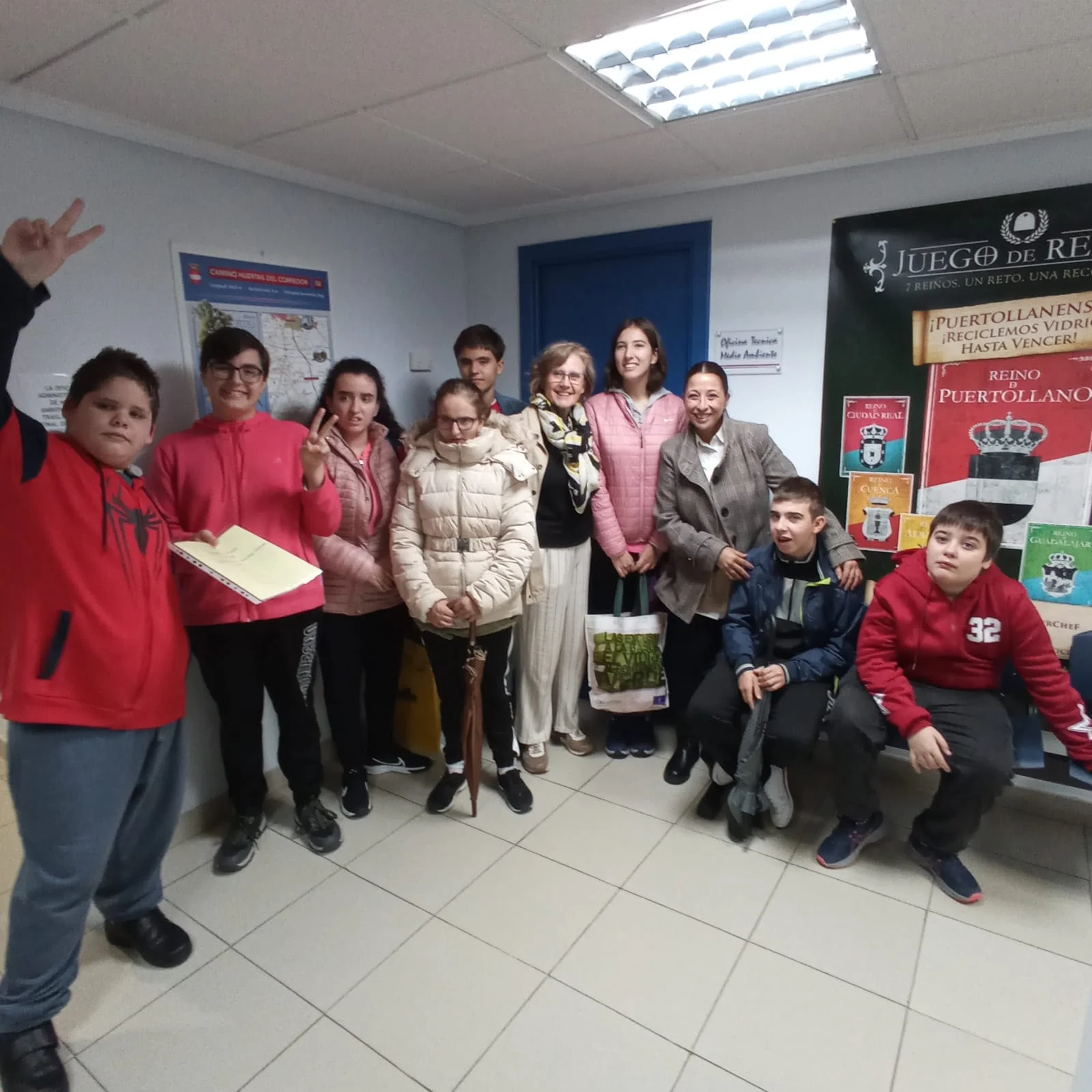 Participación de alumnos de quinto grado en el concurso de dibujo para el calendario de Ecoembes