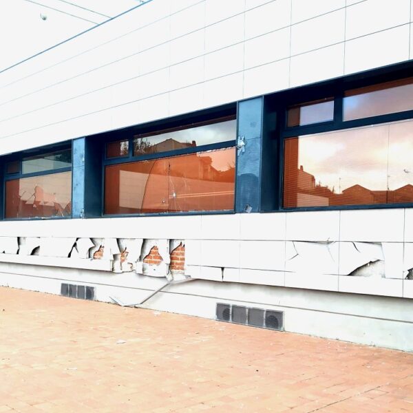 Se abren nuevamente las licitaciones para la reparación de la fachada del edificio del centro social de Fraternidad.