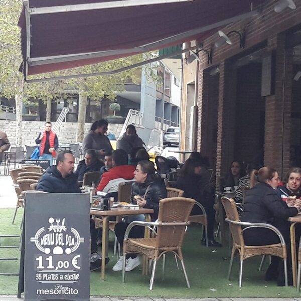 Se amplía el plazo de solicitud de instalación de terrazas hosteleras hasta el 31 de octubre.