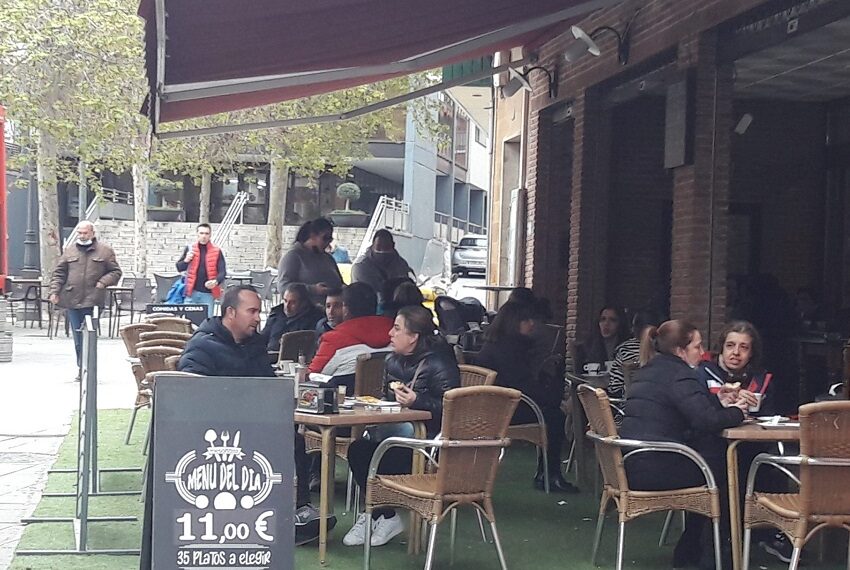 Se amplía el plazo de solicitud de instalación de terrazas hosteleras hasta el 31 de octubre.