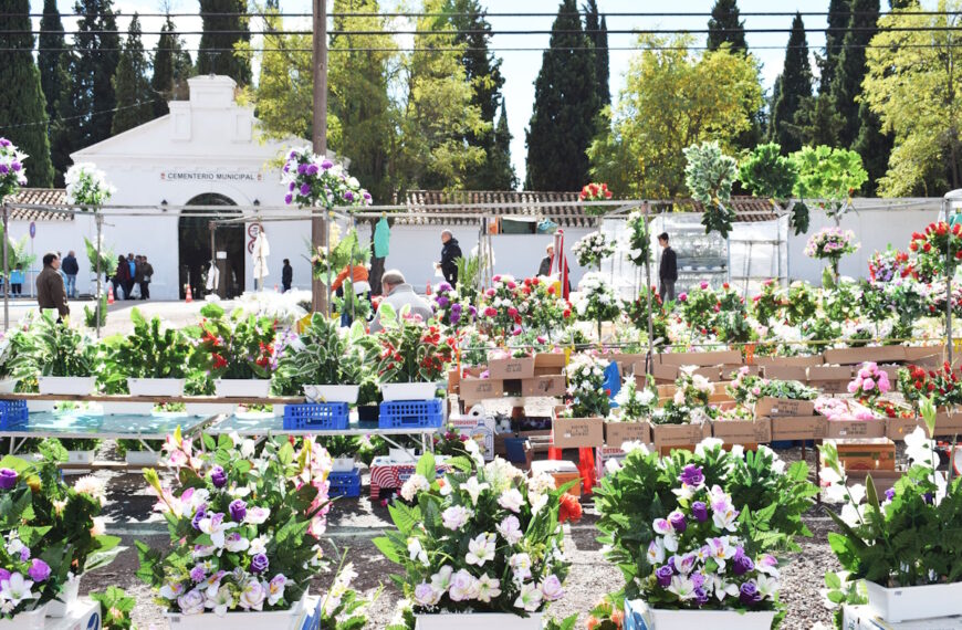 Ya se puede solicitar autorización para instalar puestos de flores y velas a inmediaciones del Cementerio Municipal de Puertollano