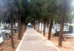 Cancelados los servicios religiosos y eventos programados para hoy en el cementerio debido a las condiciones climáticas adversas.