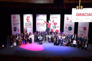 Celebrando la Excelencia Educativa: Castilla-La Mancha Honra a 36 Alumnos y Profesionales en el Día de la Enseñanza