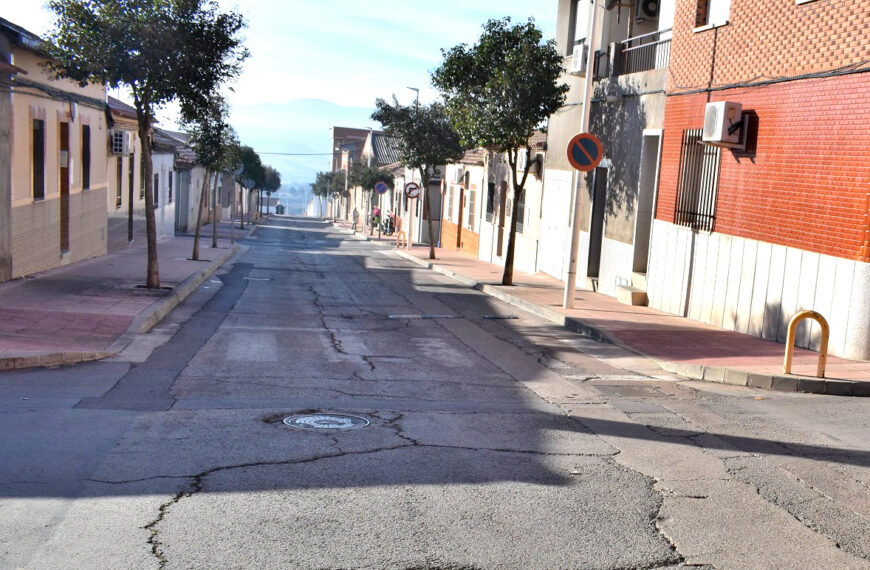 El Ayuntamiento invertirá 90.000 euros en el asfaltado total de la calle Jaén hasta la barriada San Esteban