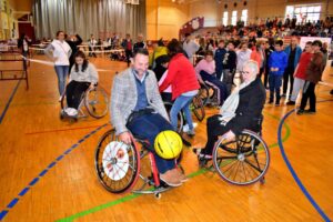 Jornada de deporte inclusivo: 400 escolares y estudiantes experimentan la discapacidad en primera persona