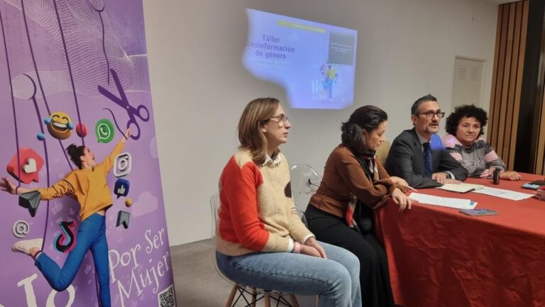 Corral acoge una jornada formativa  sobre los peligros sexistas de la desinformación