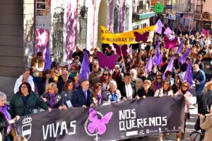 Puertollano clama por la vida de las mujeres en la conmemoración contra la violencia de género