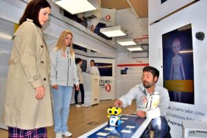 RTVE lleva las nuevas tecnologías a la ciudadanía con el bus «Generación D: Únete a la Era Digital»