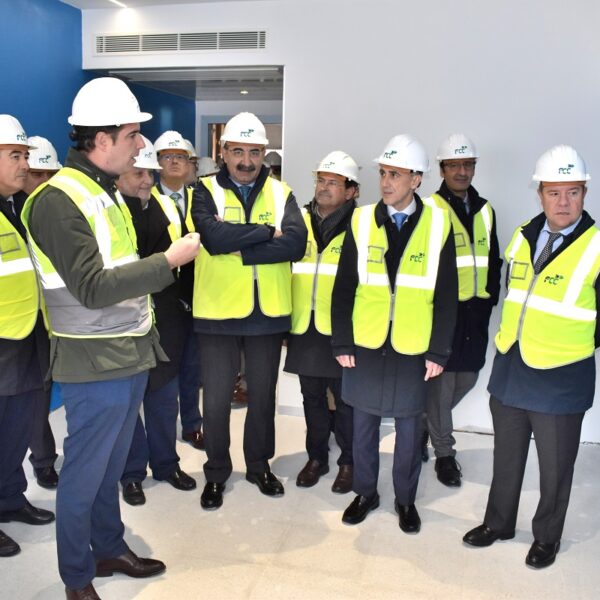 Termina la construcción del nuevo hospital y las primeras habitaciones cobran vida con colores y formas.